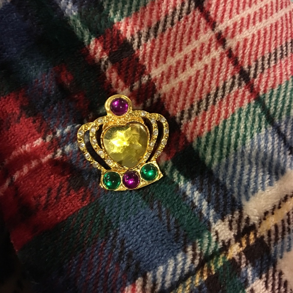 Crown Pin - Picture 2 of 5